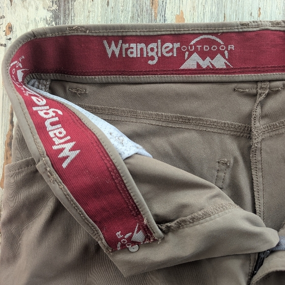 Wrangler All Terrain Utility Cargo Pant Mens 32x30 Brown - Picture 6 of 9
